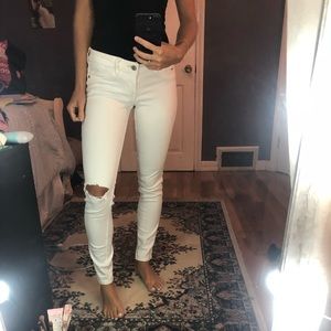 White skinny jeans